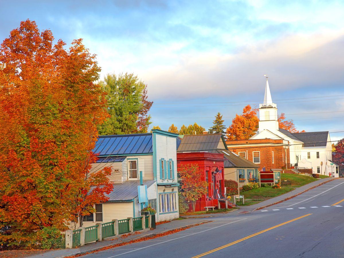 New England Fall Tourism: Avoiding 4 Common Tourist Pitfalls for a Better Trip