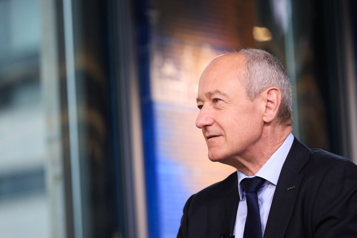 Siemens CEO Highlights Germany’s Untapped Industrial Data for AI Advancement