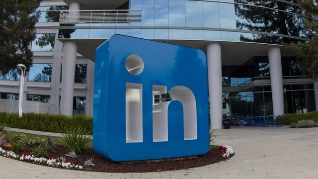 LinkedIn Wins Dismissal in Browser Extension Lawsuits