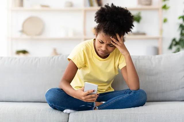 Social Media Warning Labels Show Promise in Protecting Teens, New Study Finds