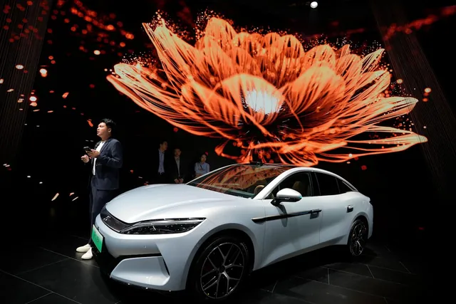 Xi Jinping Warns of Risks in Overinvesting in AI and EVs Amid $8 Billion Chip Trade Resumption